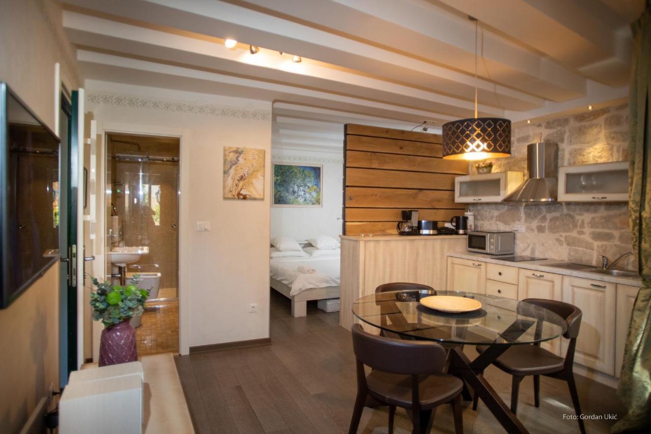 Nata Apartment 4 Stars Ровінь Екстер'єр фото